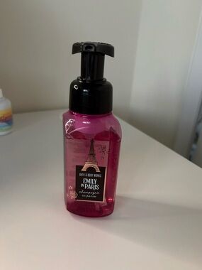 Bath & Body Works Champagne in Paris Foaming Hand Soap 🥂